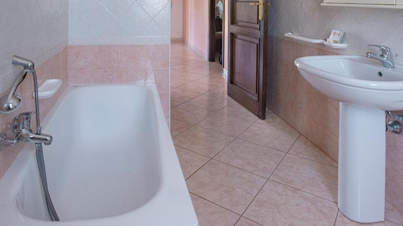 Villa Cabirol Fertilia Extérieur photo