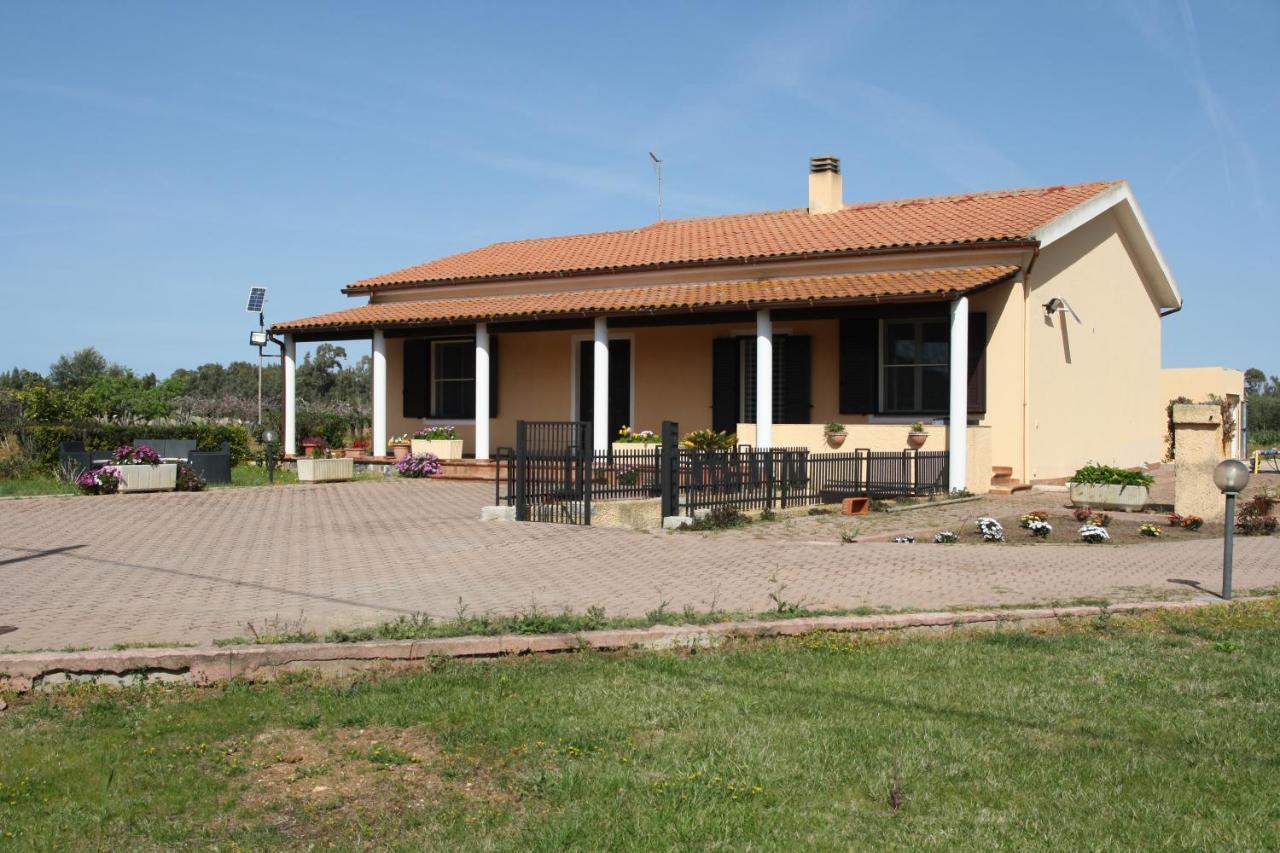 Villa Cabirol Fertilia Extérieur photo