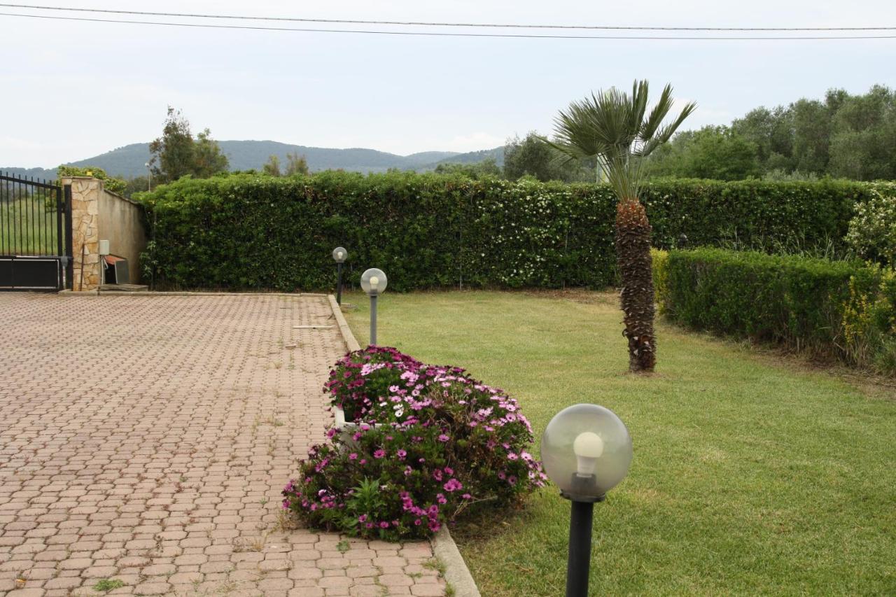 Villa Cabirol Fertilia Extérieur photo